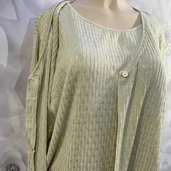 Extra Point Womens 2X Tan Short Sleeve Blouse - Picture 2 of 7